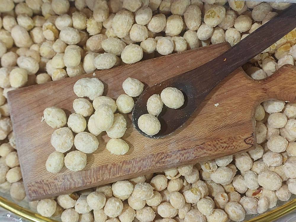 بادام روکشدار سرکه ای